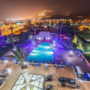 Oasis & Hotell